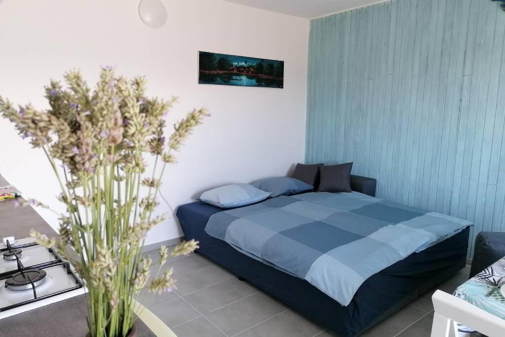 Apartment By The Sea- Santa Marina Rasa Exterior photo